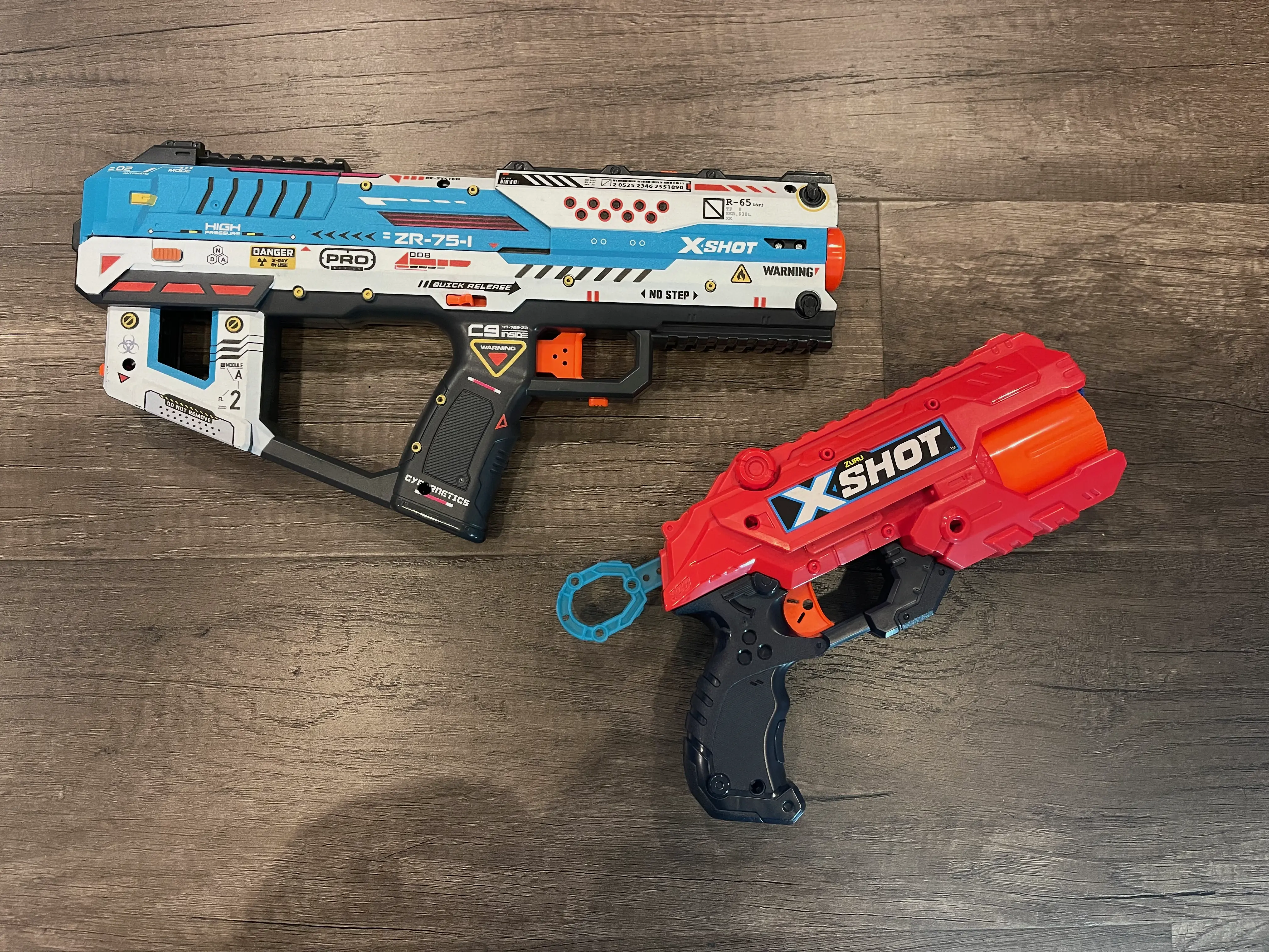 X-Shot Excel Reflex 6 and X-Shot Pro Fury-X Dart Blaster